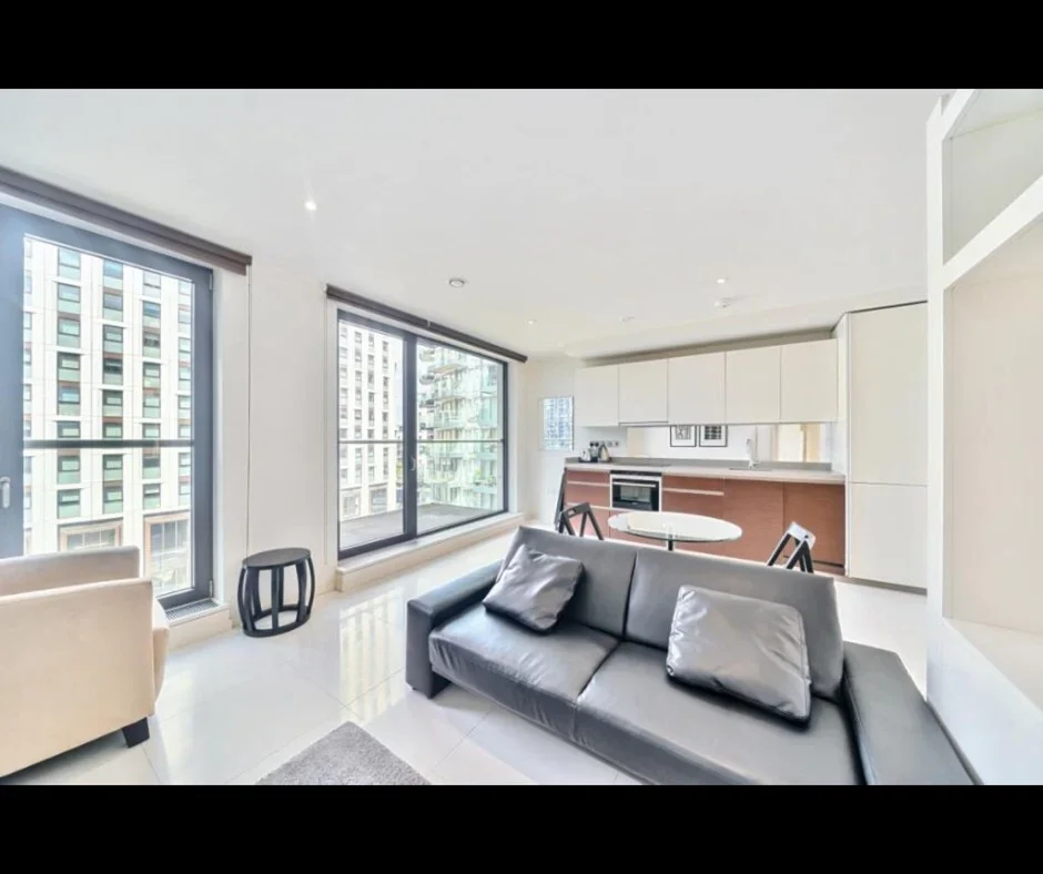 Flat Alexia Square in Greater London