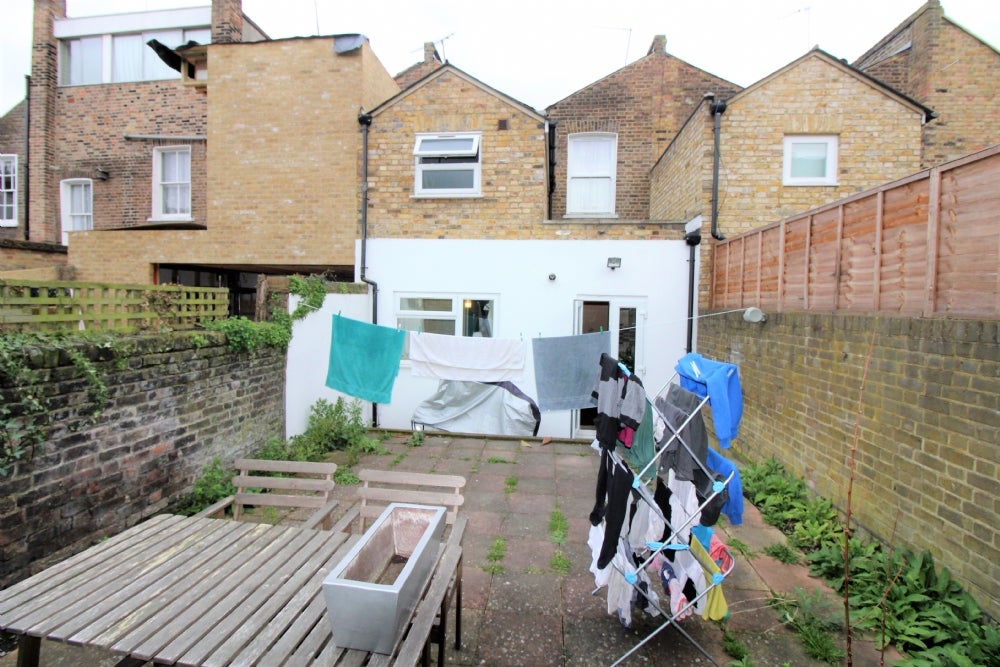 House Alma Street in Greater London