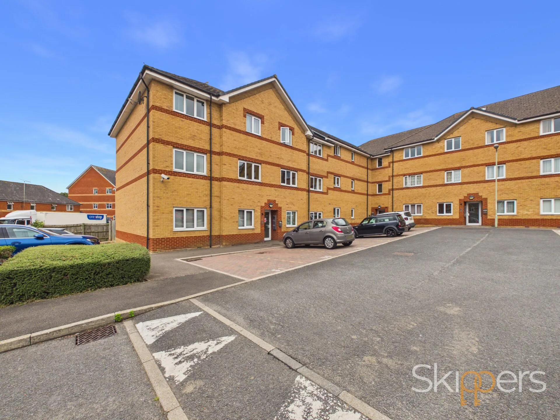 Flat Richmond Meech Drive in Ashford