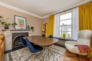 Flat Pembridge Crescent in Greater London