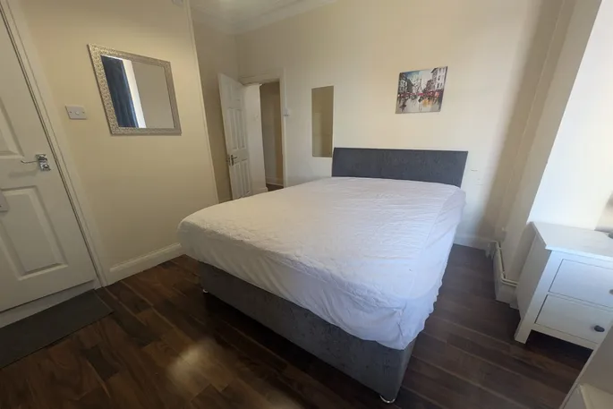 Room City Road in Nottingham