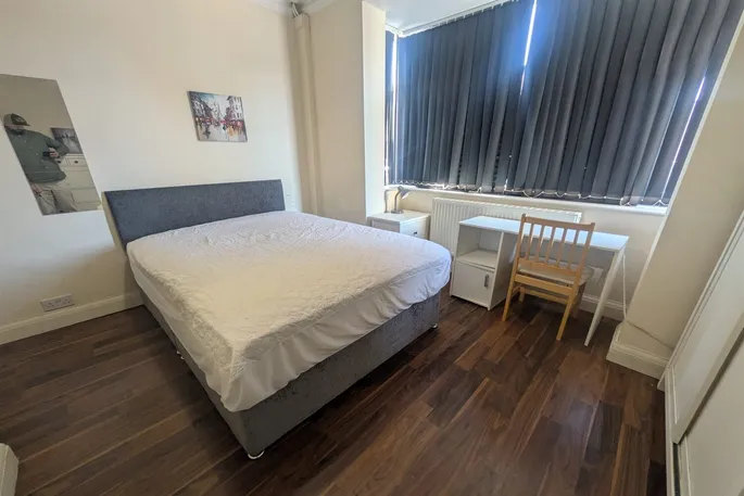 Room City Road in Nottingham
