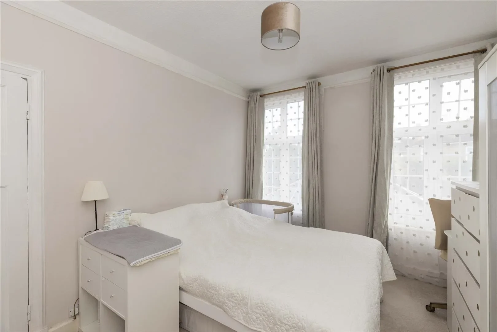 House Penrhyn Crescent in Greater London