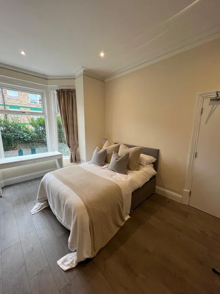 Room Brook Street in Luton
