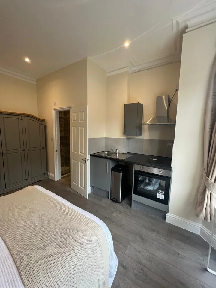 Room Brook Street in Luton