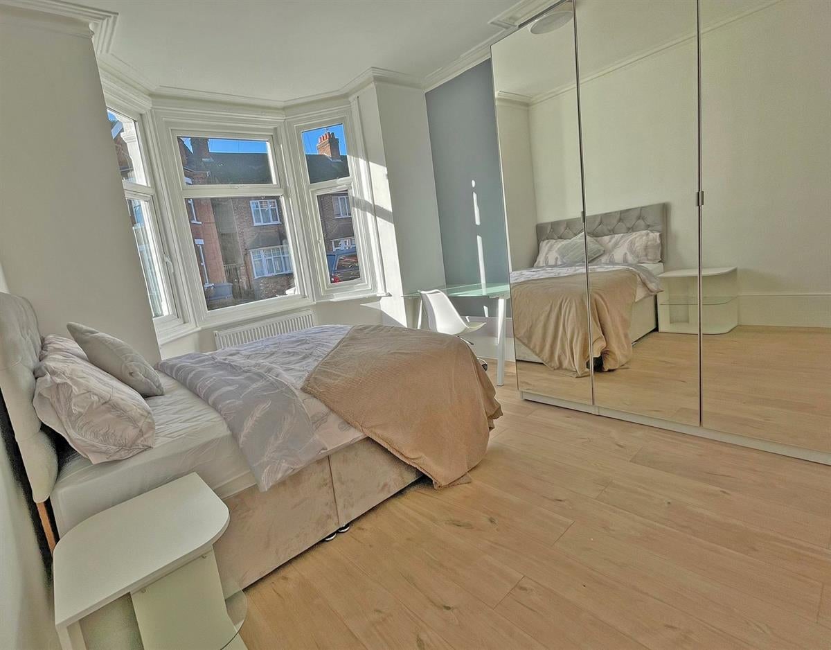 Room Rutland Road in Bedford