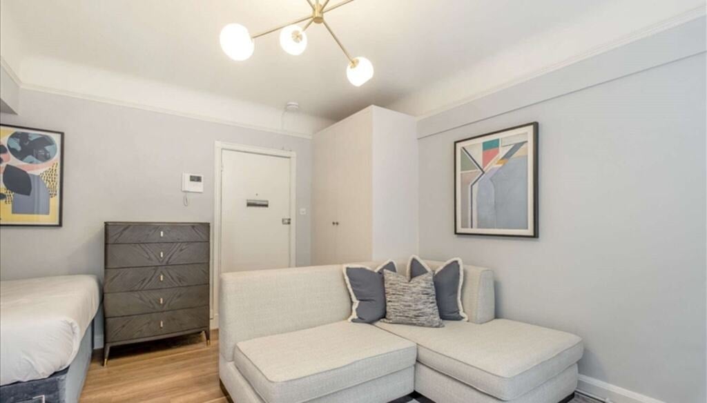Flat Fulham Road in Greater London