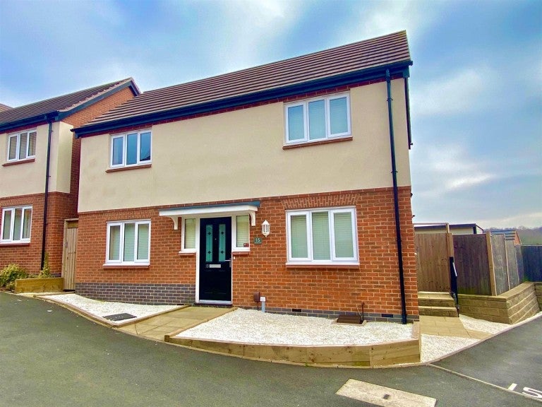House Hazel Road in Nuneaton and Bedworth