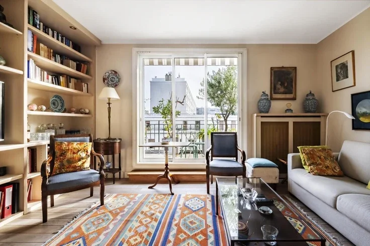 Flat Rue Paul Barruel in Paris