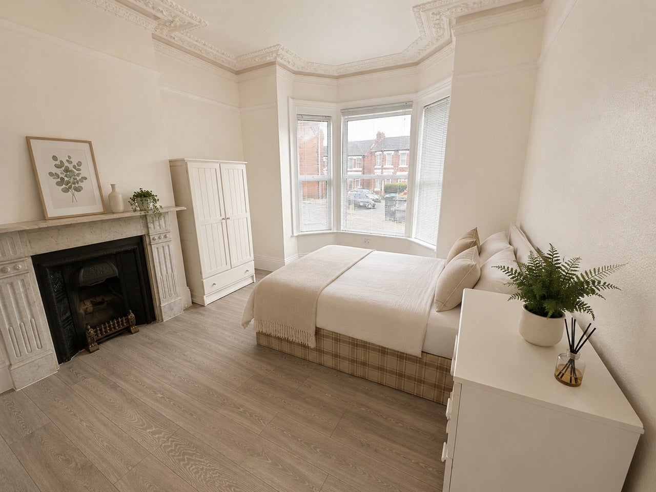 Room Gordon Avenue in Southampton