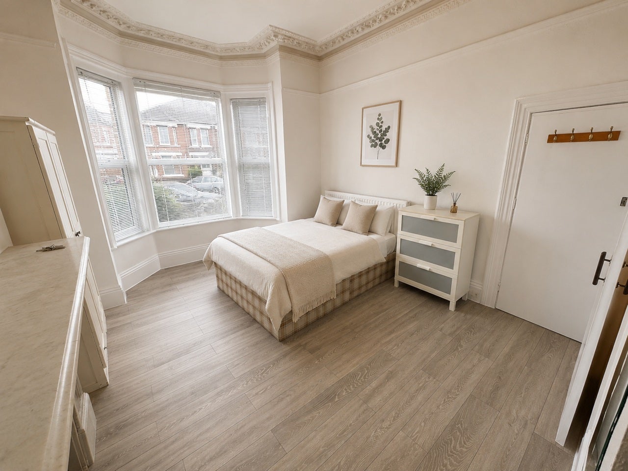 Room Gordon Avenue in Southampton