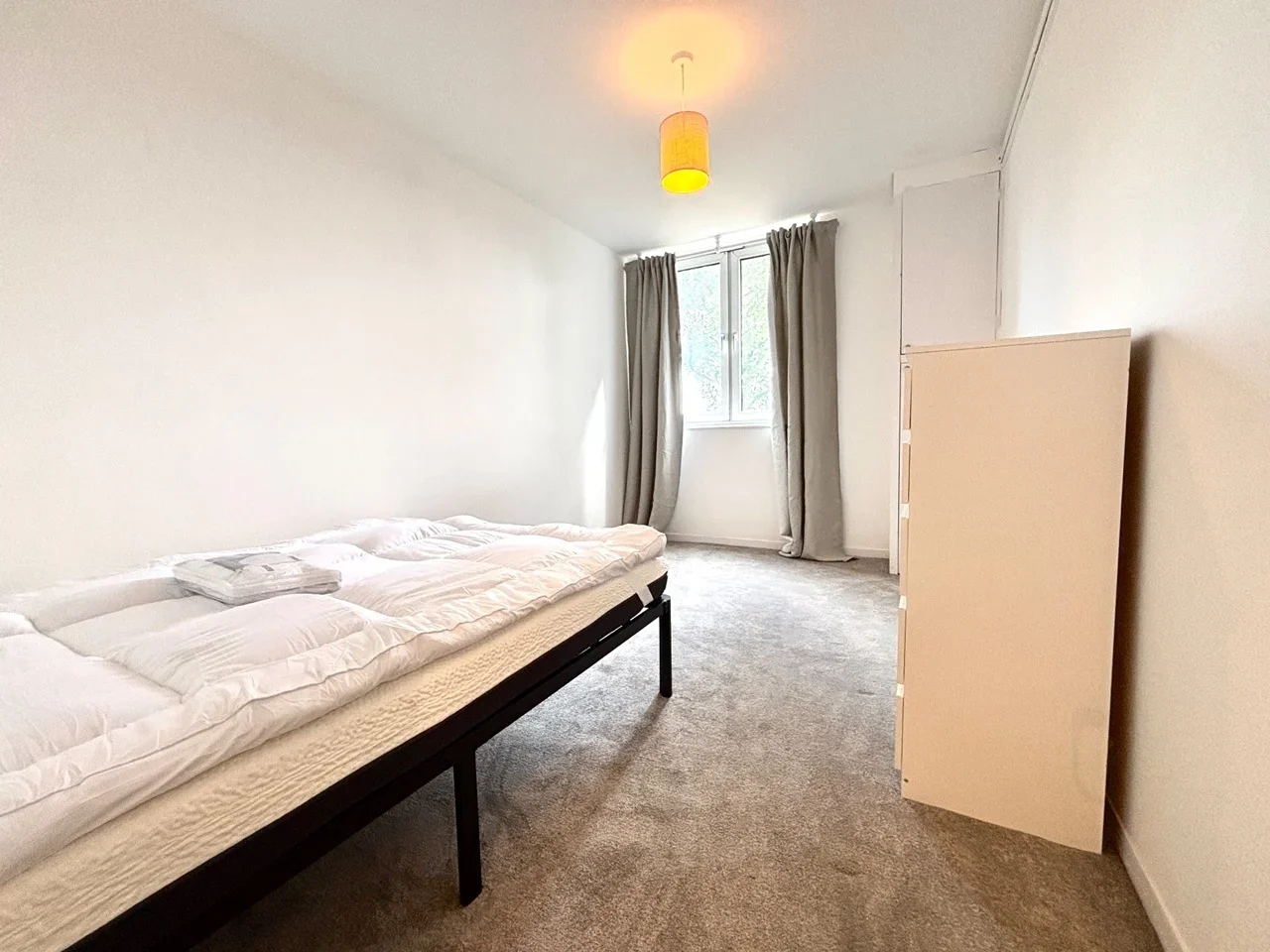 Flat Winterfold Close in Greater London