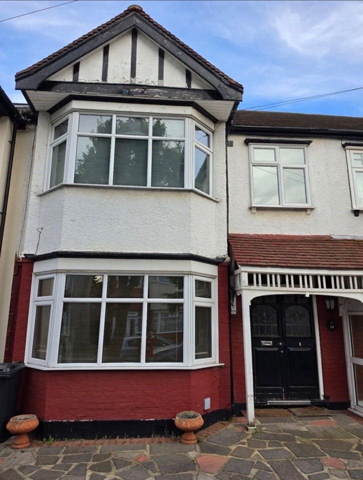 House Brockham Drive in Greater London