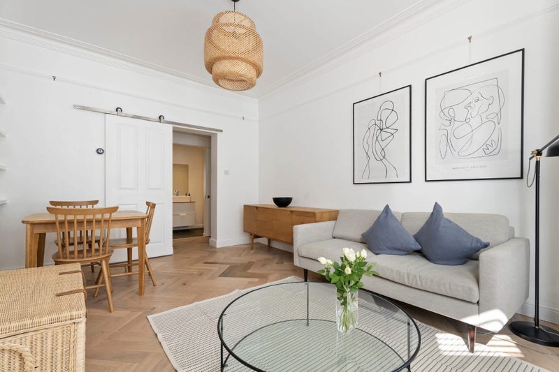 Flat Fulham Road in Greater London