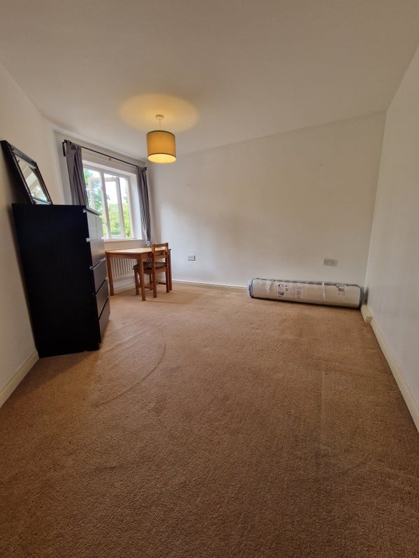 Room Buxhall Crescent in Greater London