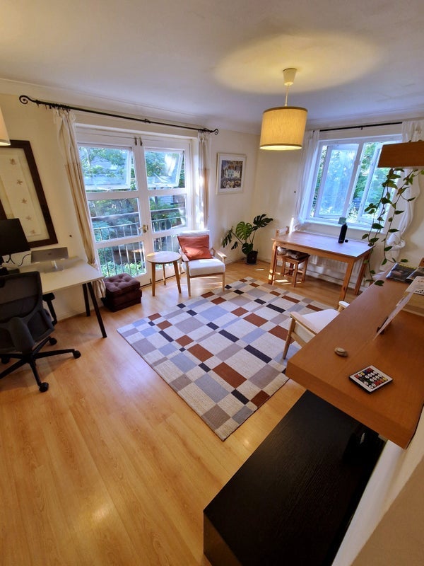 Room Buxhall Crescent in Greater London