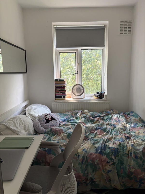 Room Clapham Road Estate in Greater London