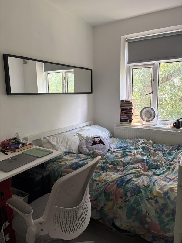 Room Clapham Road Estate in Greater London
