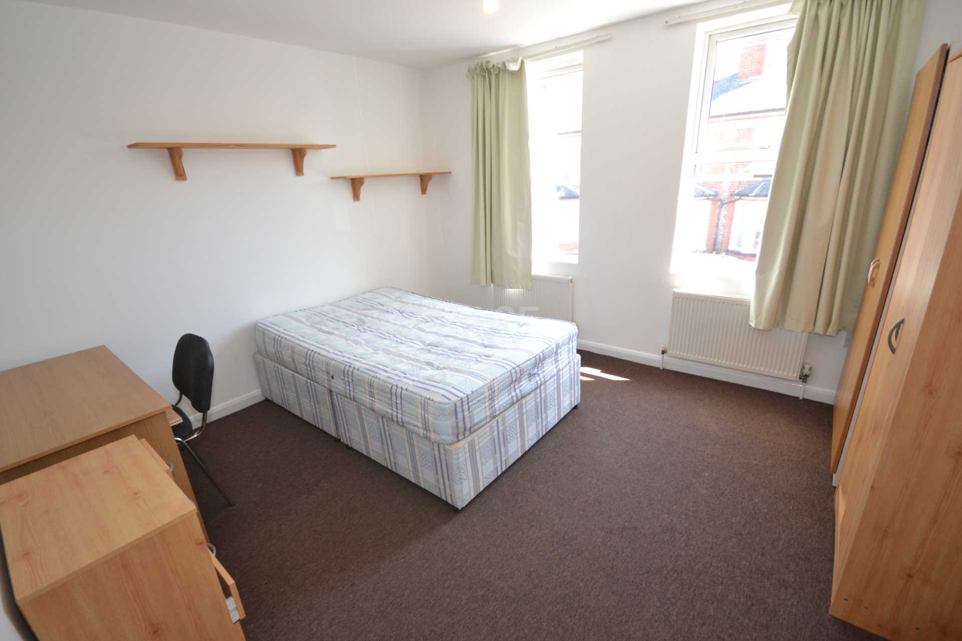 Flat Grange Avenue in Reading