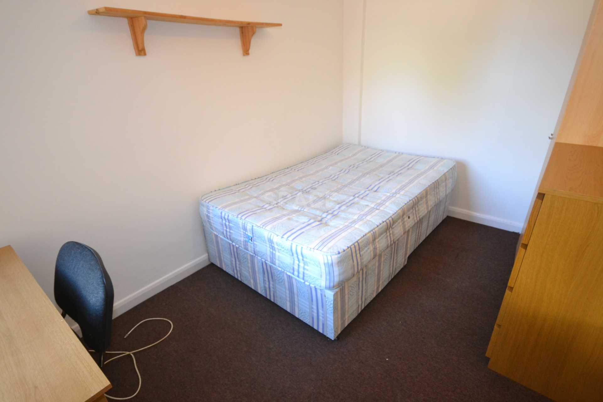 Flat Grange Avenue in Reading