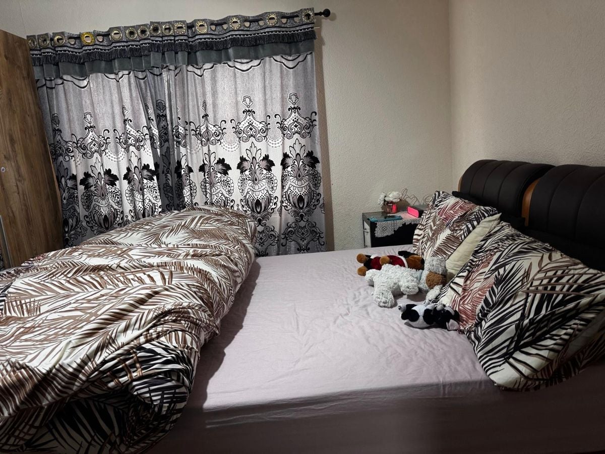 Room Woodman Street in Greater London