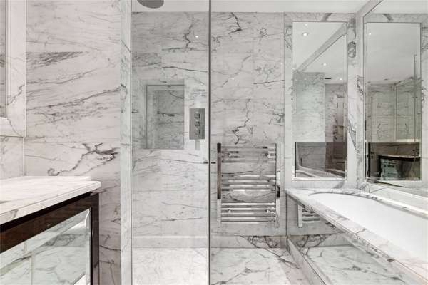Flat Lancaster Gate in City of Westminster