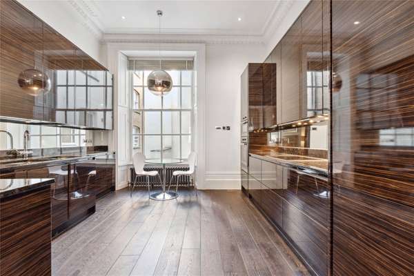 Flat Lancaster Gate in City of Westminster