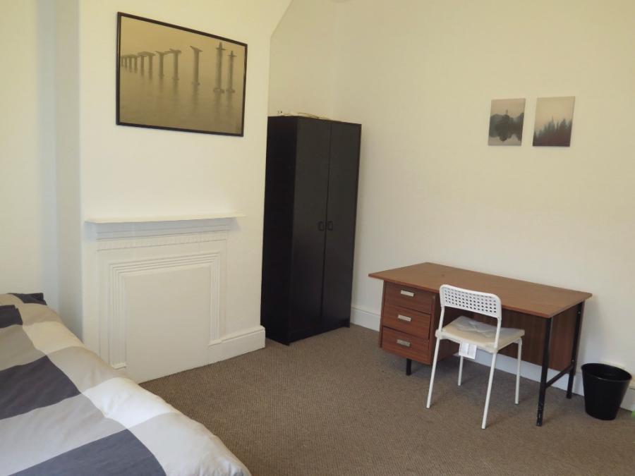 Room Claremont Road in Manchester