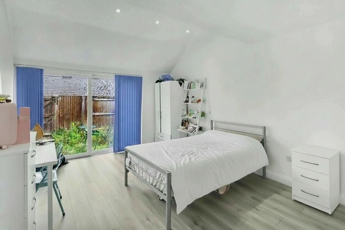 House Jupiter Way in Greater London
