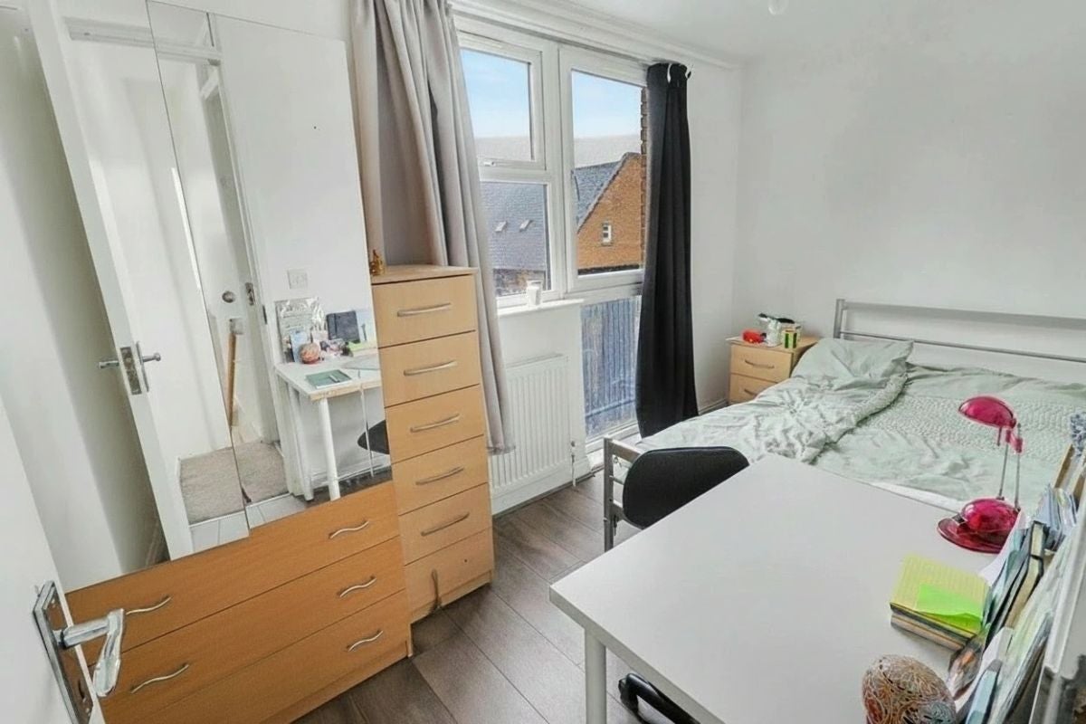 House Jupiter Way in Greater London