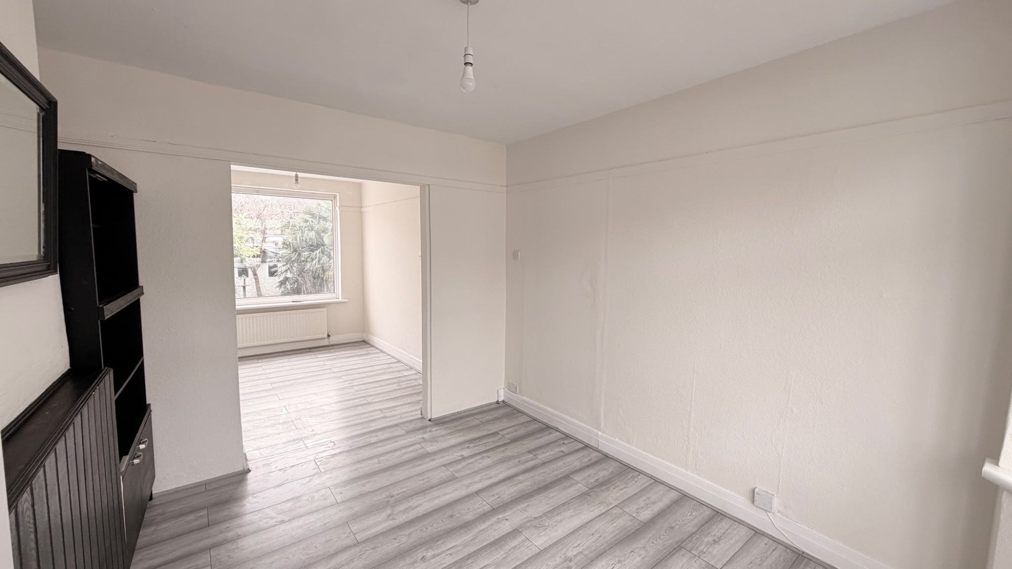 House Maypole Crescent in Greater London