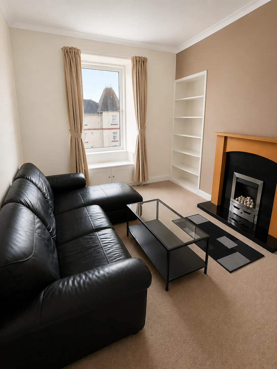 Flat Stewart Terrace in City of Edinburgh