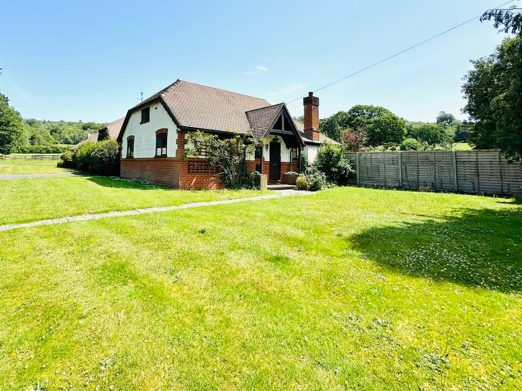 House Old London Road in Mole Valley