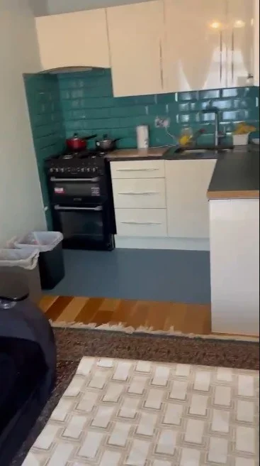 Room Roedean Avenue in Greater London