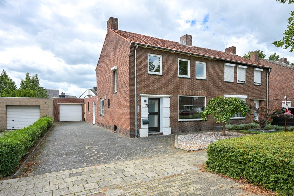 Huis Dieterderweg 75 in Susteren