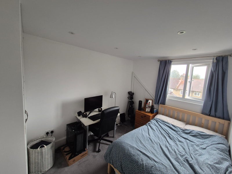 Room Torridge Road in Greater London