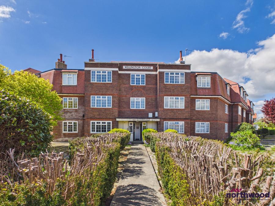 Flat Roselands Avenue in Eastbourne