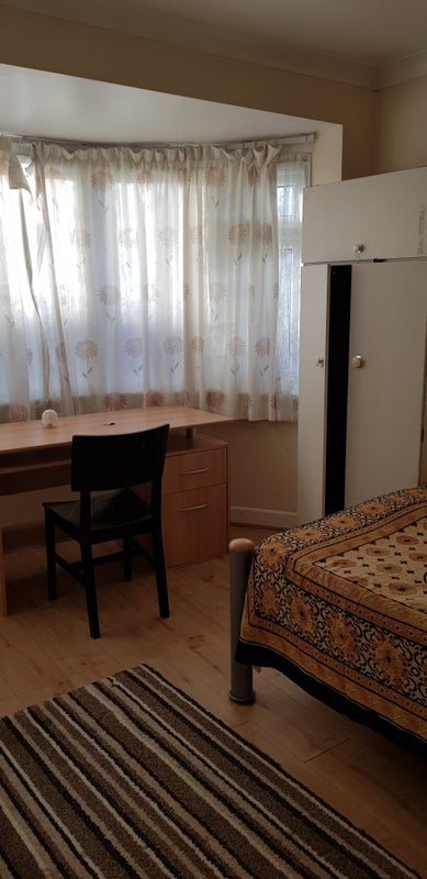 Room Oxford Close in Greater London