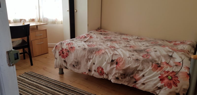 Room Oxford Close in Greater London