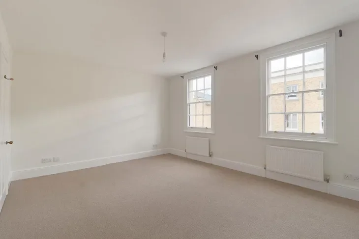 Flat Falmouth Road in Greater London