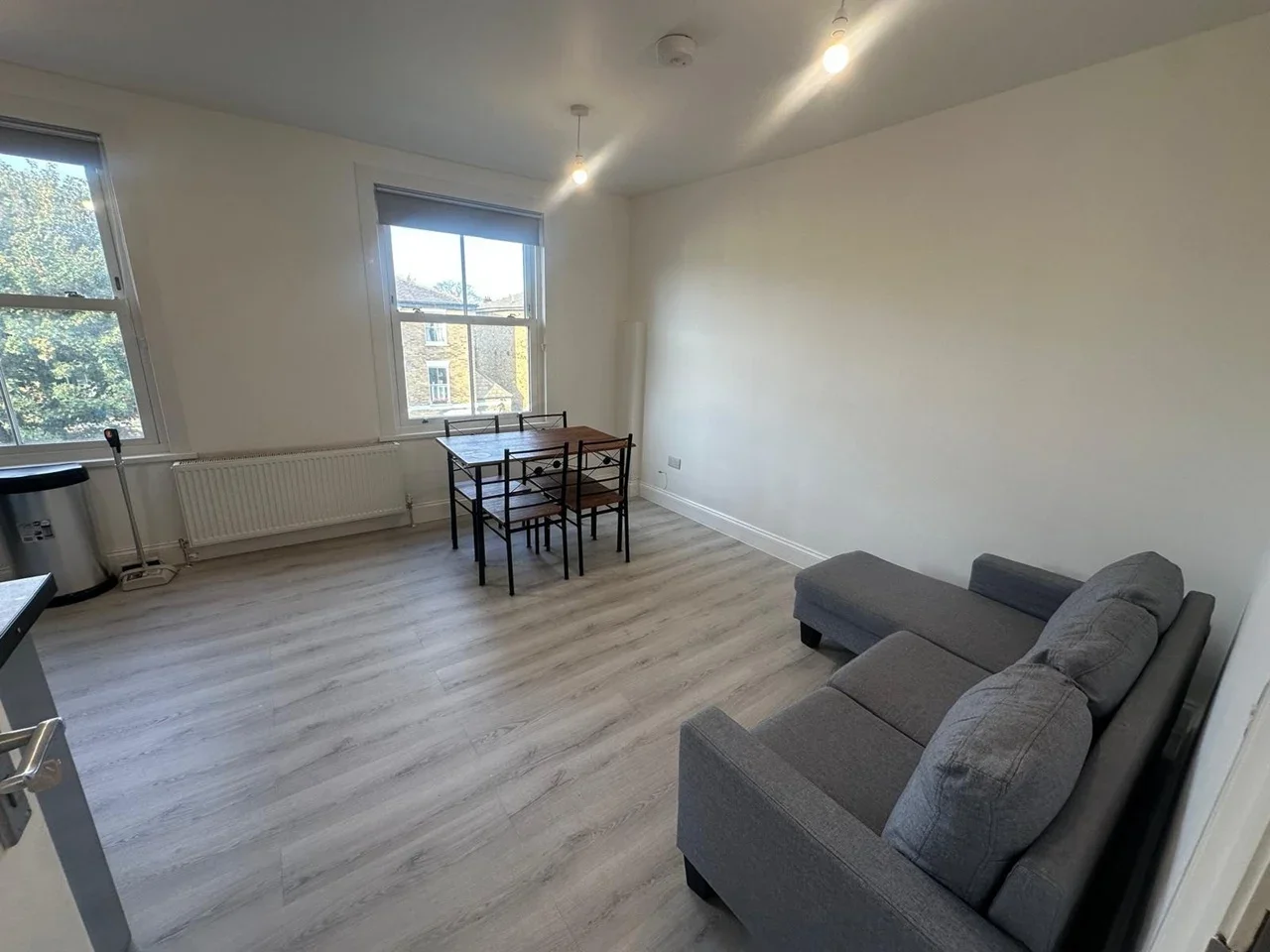 Flat Graham Road in Greater London