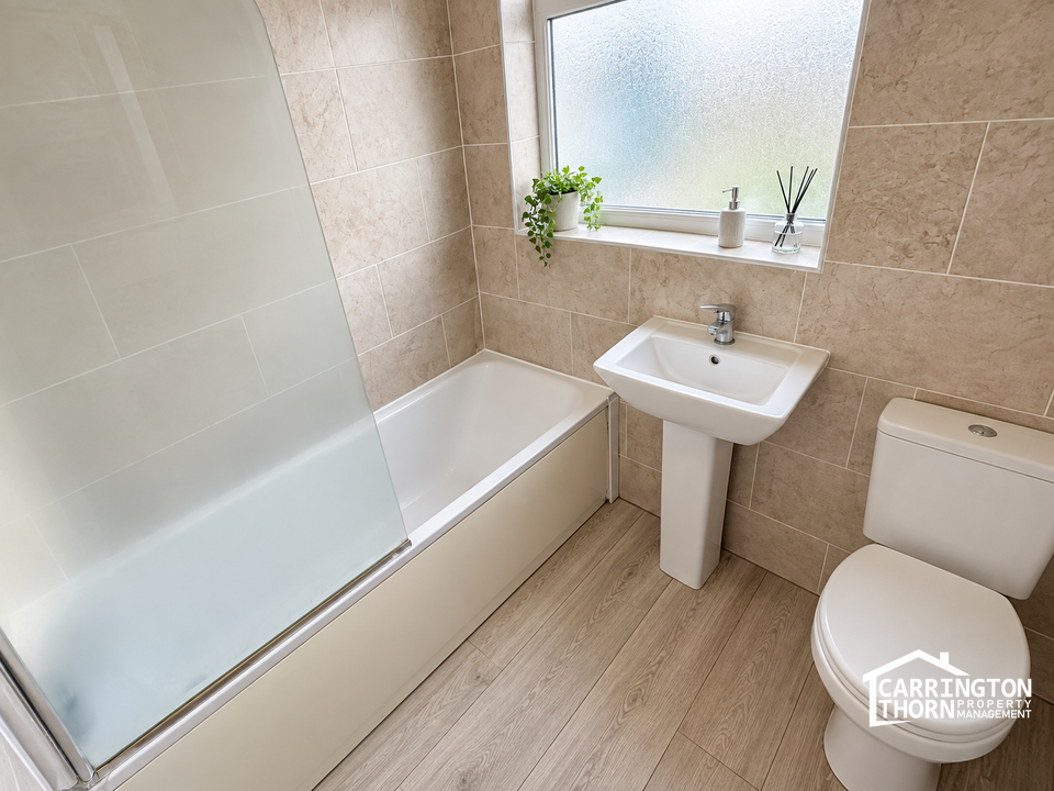 Room Water Lane in Greater London