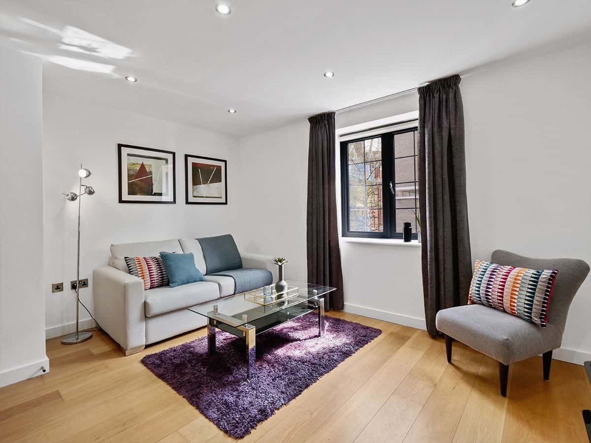 Flat North Tenter Street in Greater London