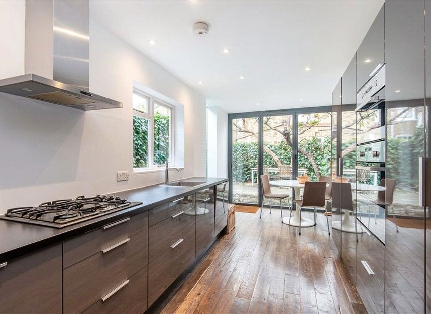 House Wellington Row in Greater London