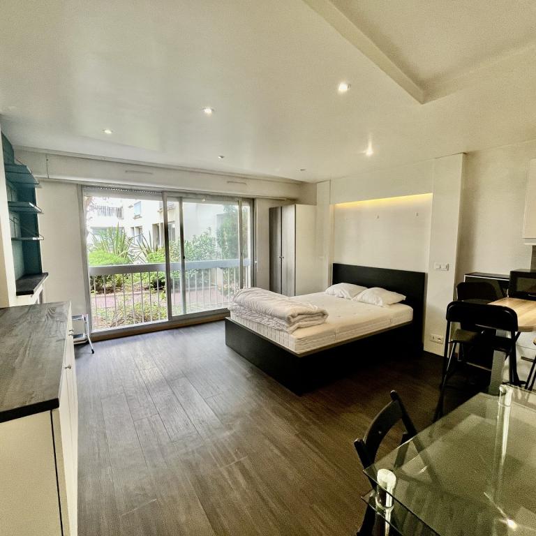 Flat Avenue d'Italie in Paris