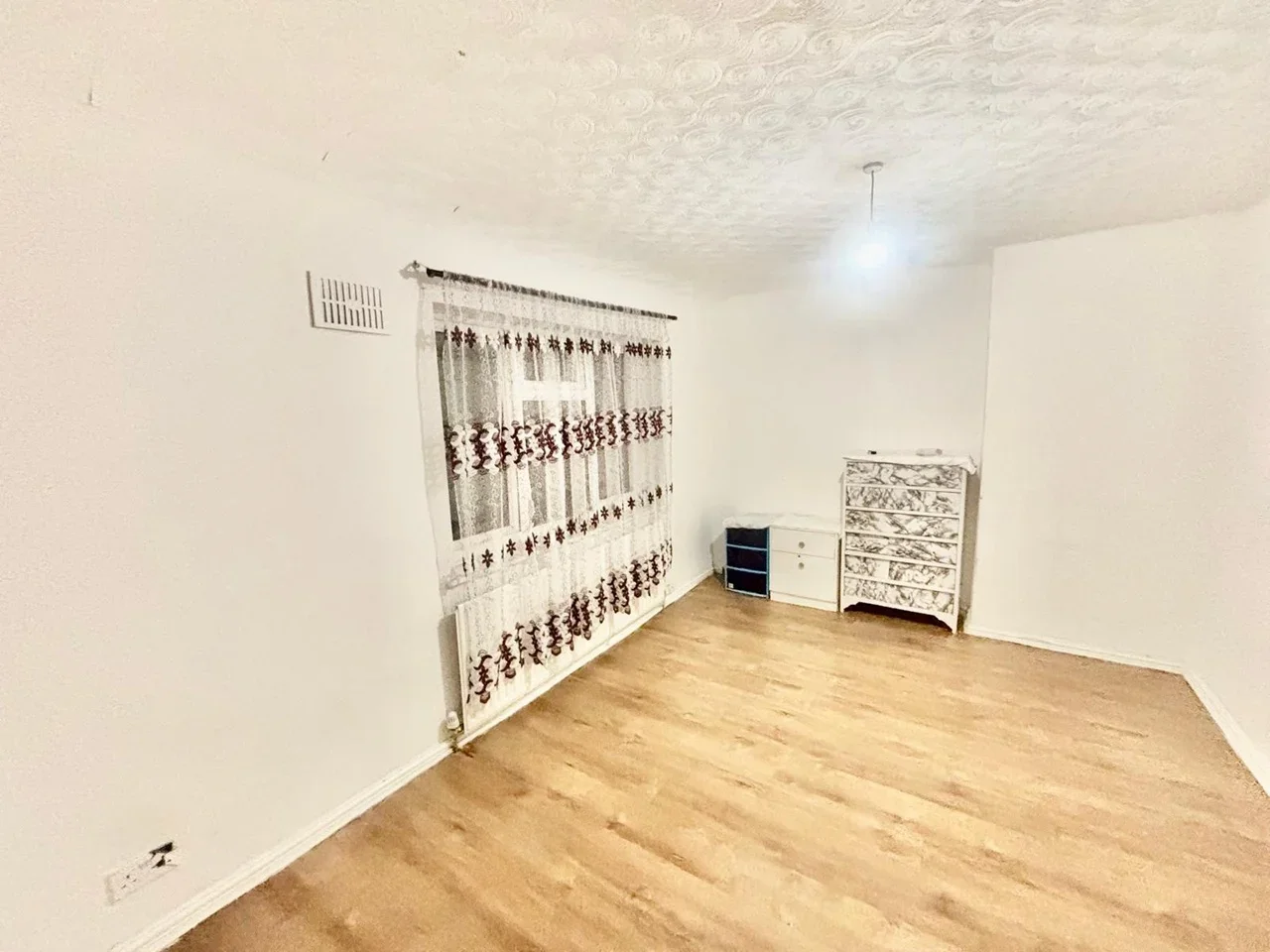 House Edrick Walk in Greater London