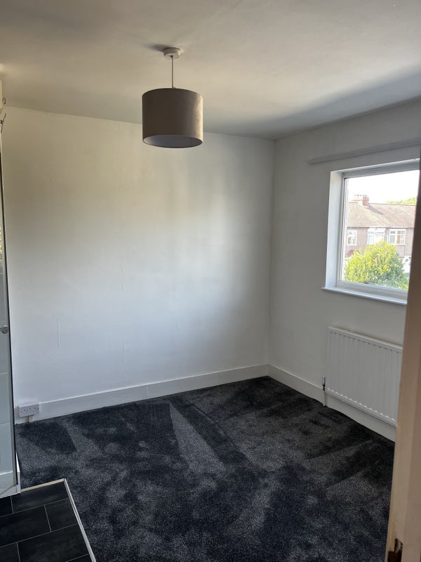 Flat New Road in Greater London