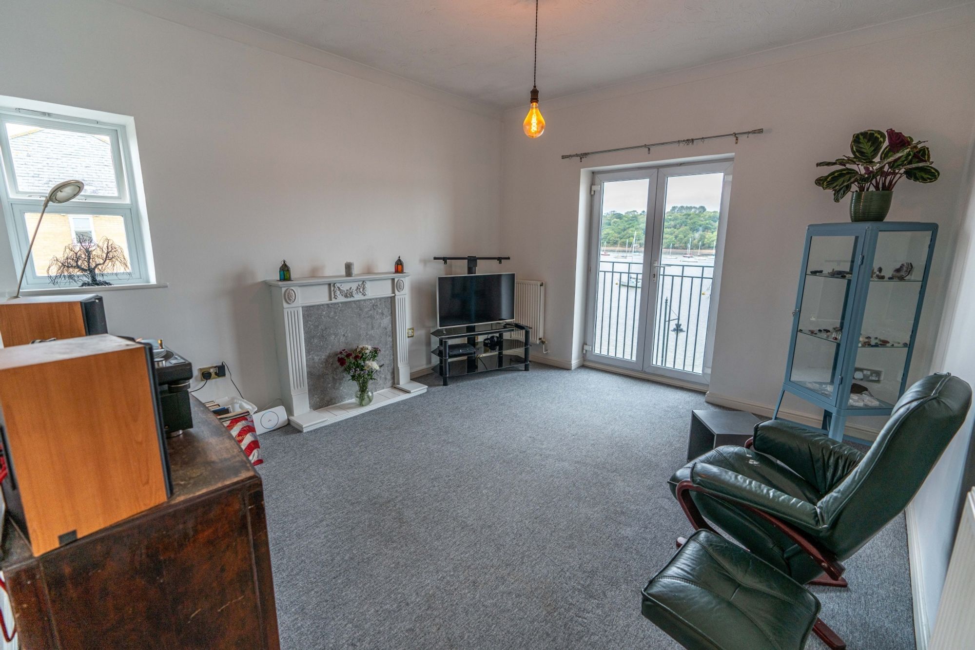 Flat Goldcrest Drive in Chatham