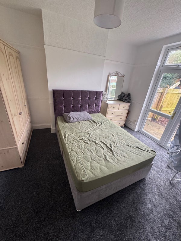 Room Somerville Road in Leicester