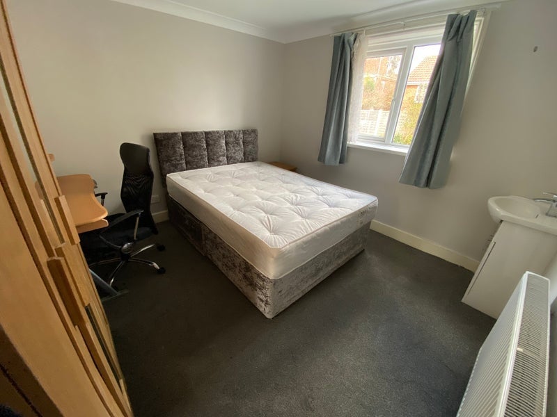 Room Maple Road in Bournemouth